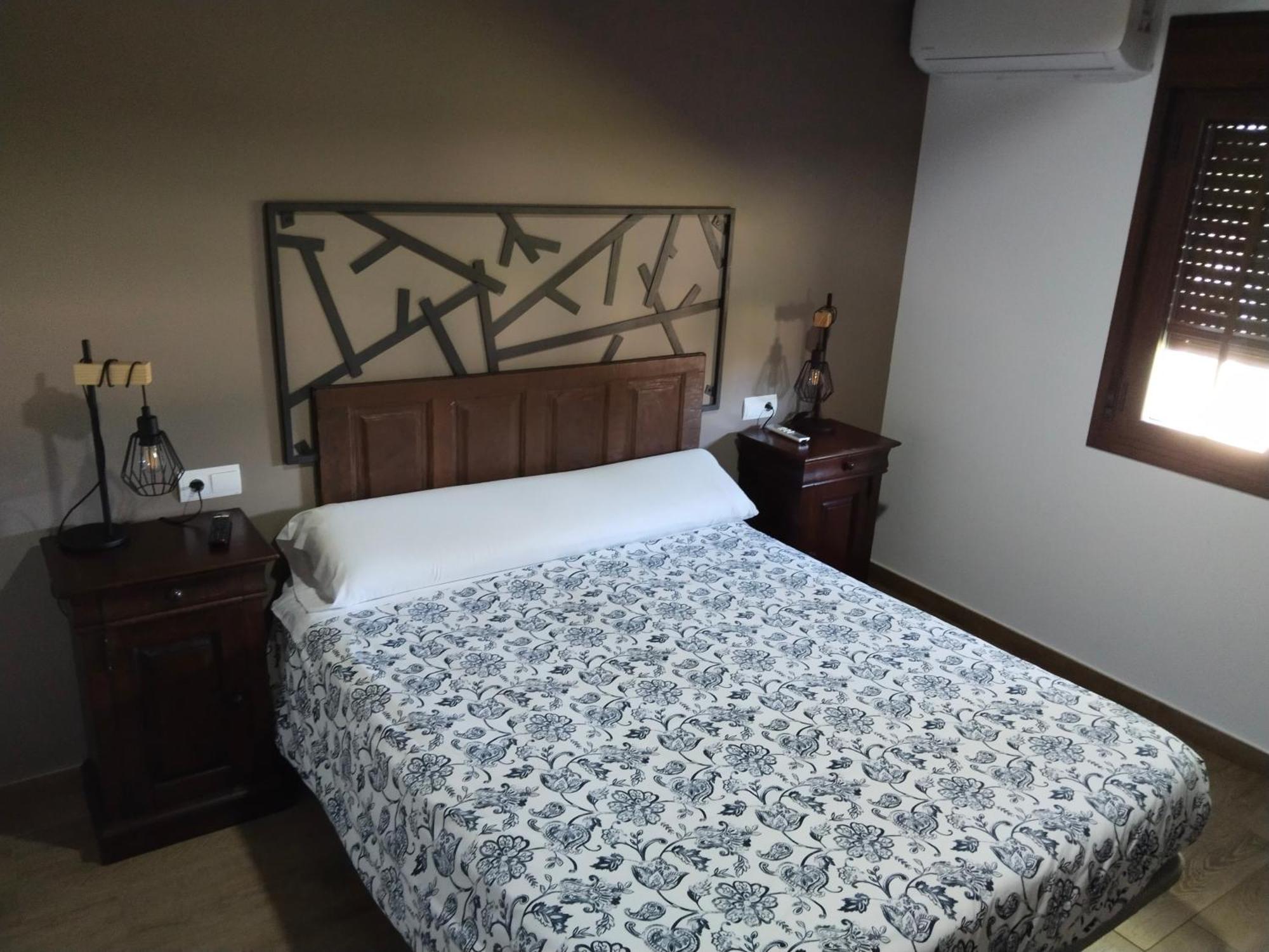 Hostal La Medina De Camponaraya Kültér fotó