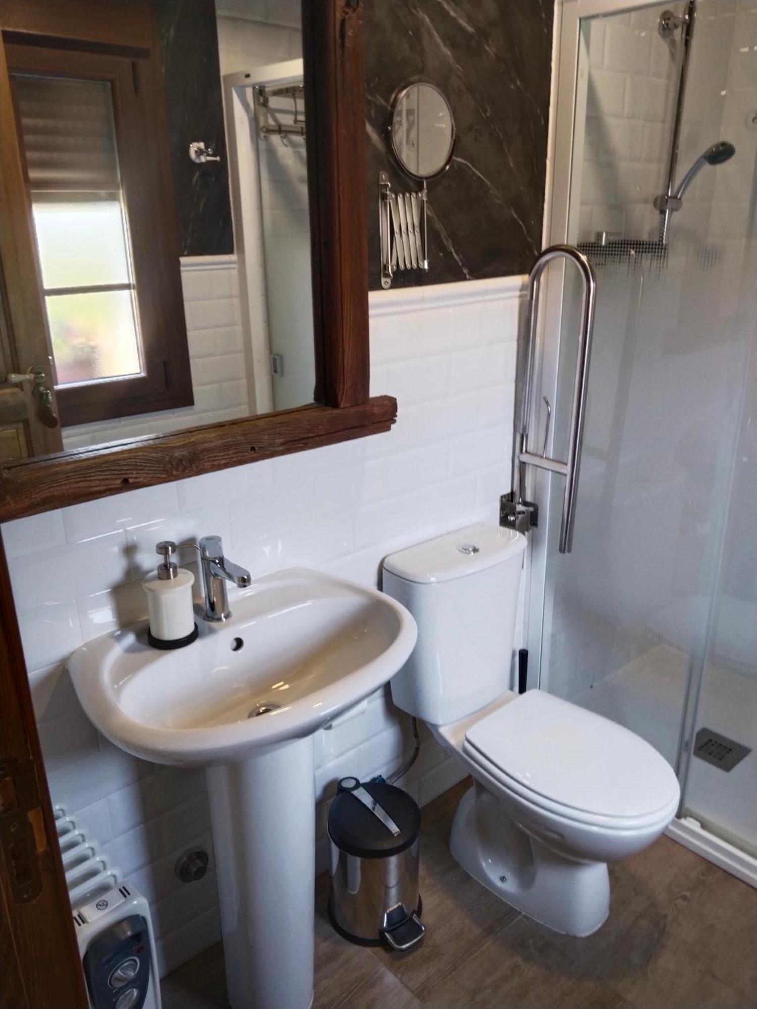 Hostal La Medina De Camponaraya Kültér fotó